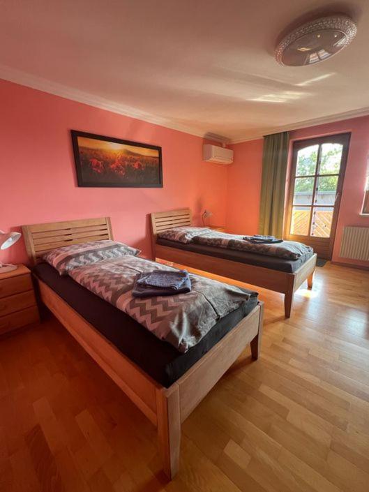 Apartment Elena Gedersdorf ภายนอก รูปภาพ